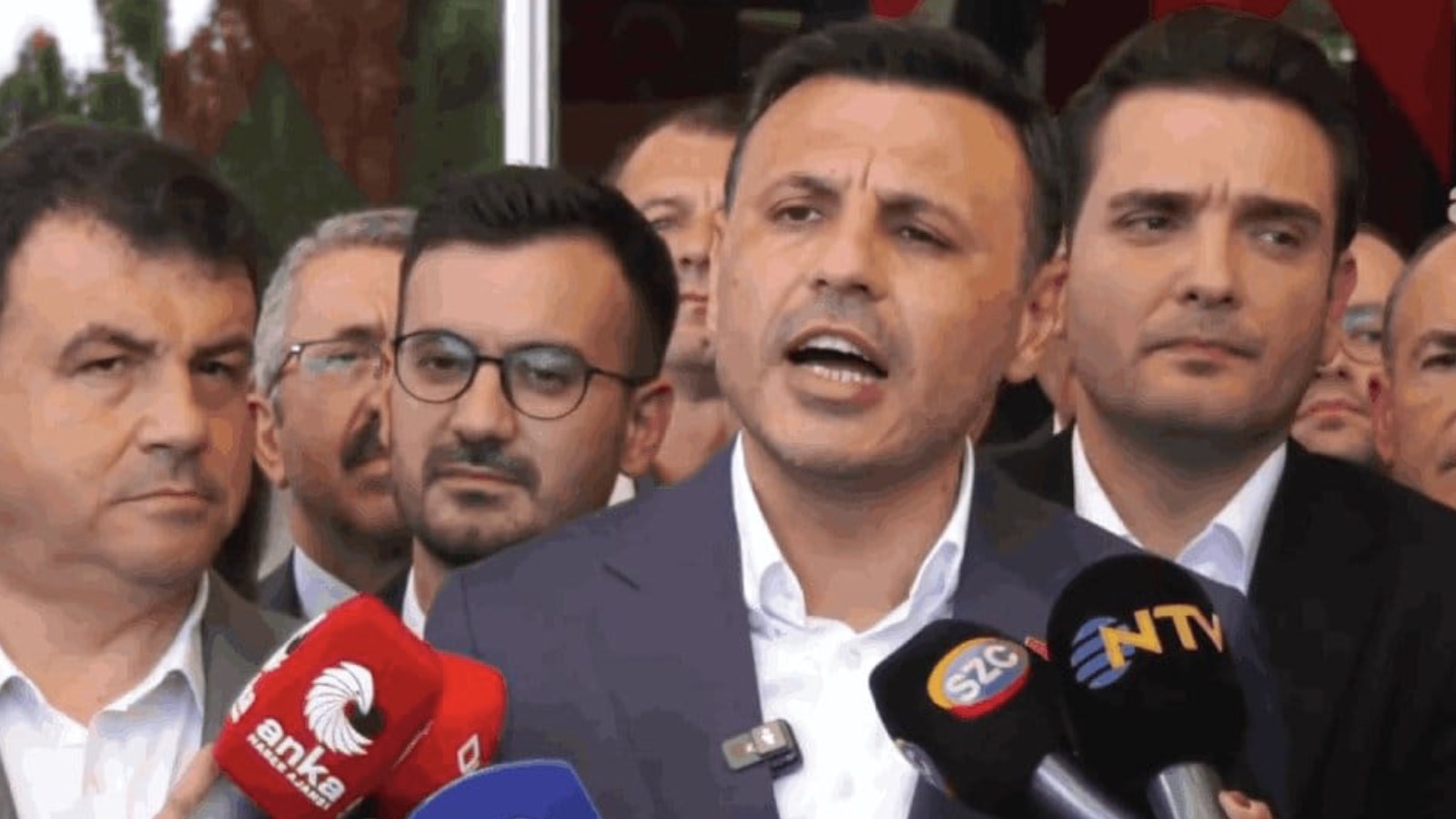 bayrampasa belediyesinde secim yapildi chpnin adayi kazandi ozgur celikten onceden muhurlenmis oy iddiasi vfug7wC1