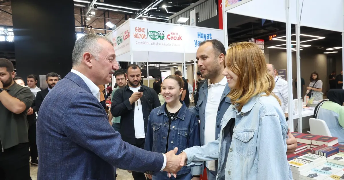 baskan buyukakindan kitap fuarina destek Vqzvnjwh