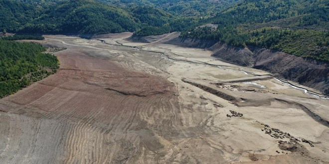 bursada barajlarda su bitti c8Pj7SX1.jpg