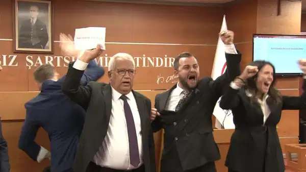 chpden bayrampasa kararina ilk tepkiler belediyeye alenen cokmeye calisiyorlar VLEaLMni