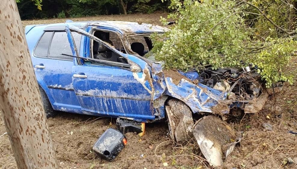 kontrolden cikan otomobil tarlaya uctu gy2wsxan.jpg