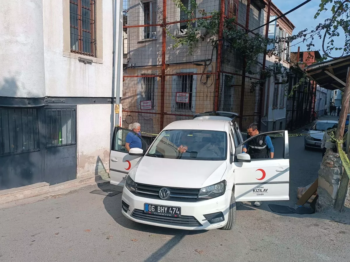 izmirde kizilay calisani tabancayla vuruldu Yk8NhqZF.jpg