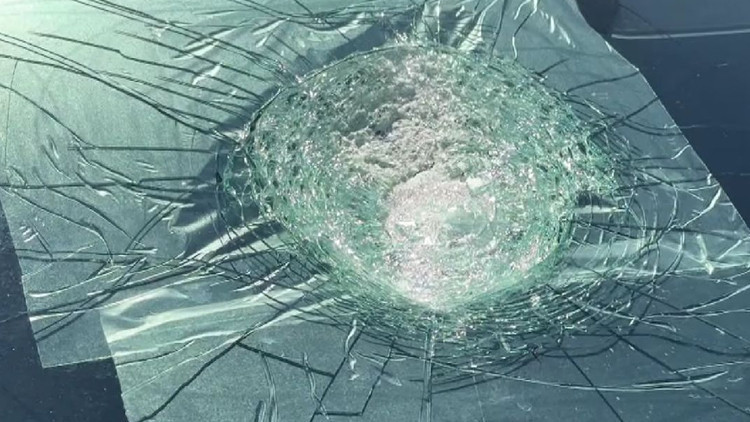 otobanda giden teslaya goktasi mi carpti phzZskdg.jpg