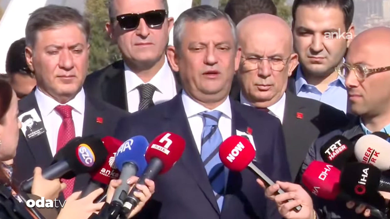 ozgur ozelden gursel tekine kayyum kumda oynasin 7JQGEQlY.jpg