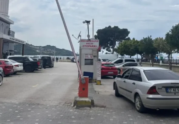 gemlikte-isgal-edilen-otopark-ve-tuvaletlere-kaymakamlik-mudahalesi-SGTtZmmj
