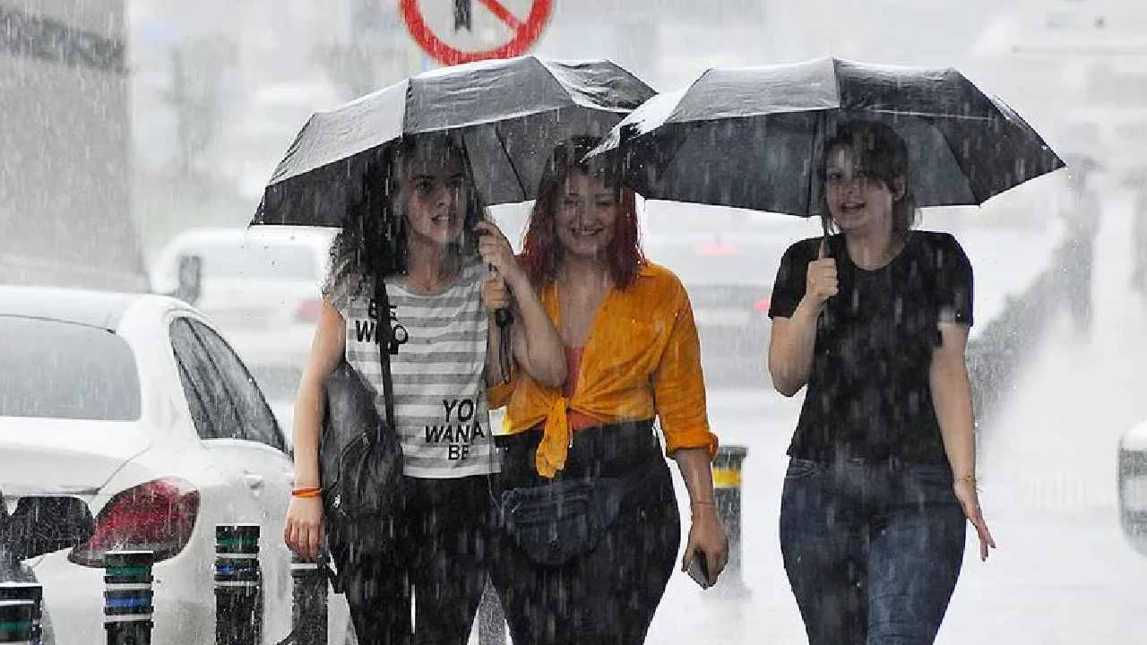 Akom saganak yagis icin istanbula saat verdi yer yer siddetini de artiracak WLT9rgcQ