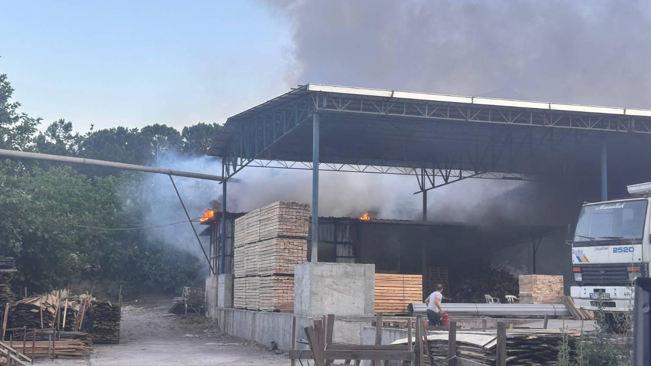 Kereste atolyesindeki yangin korkuttu Ot454Qxr